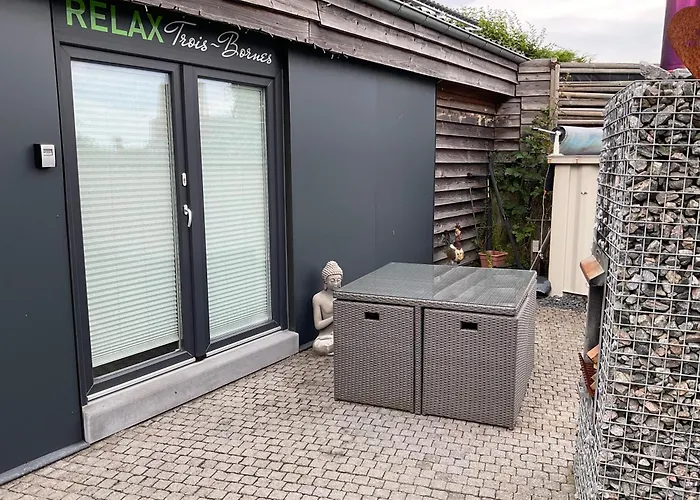 Relax Trois Bornes - De Grenspost